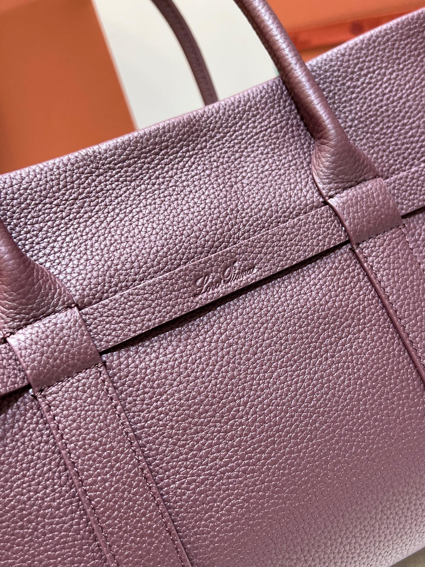 LORO PIANA Ghiera large textured-leather tote  Color Burgundy