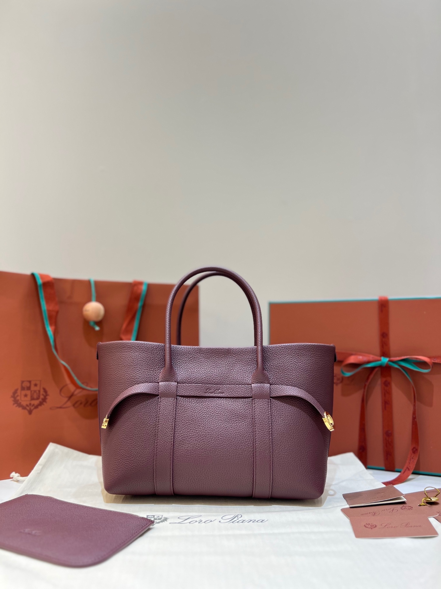 LORO PIANA Ghiera large textured-leather tote  Color Burgundy