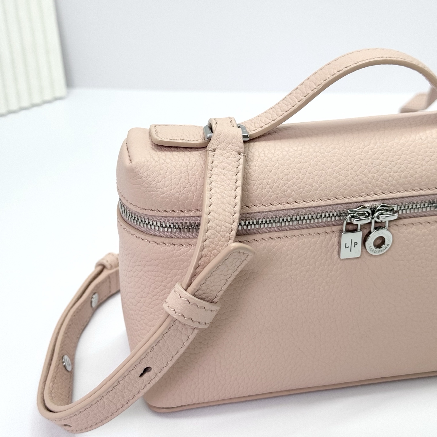 Extra pocket leather handbag Loro Piana Pink in Leather - 50000232