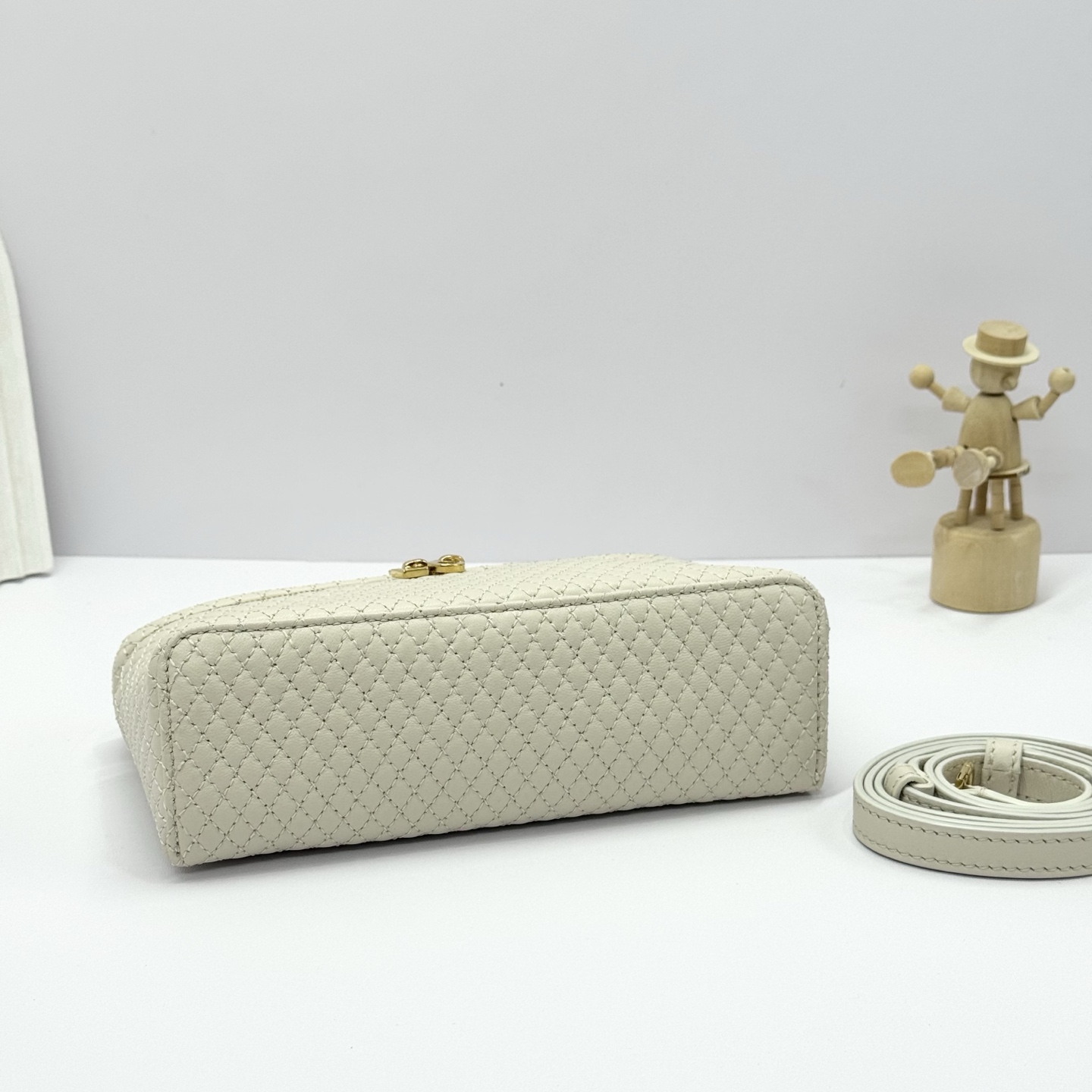 Loro Piana Extra Pocket L19 Lambskin Whisper White/Sun Gold | Loro