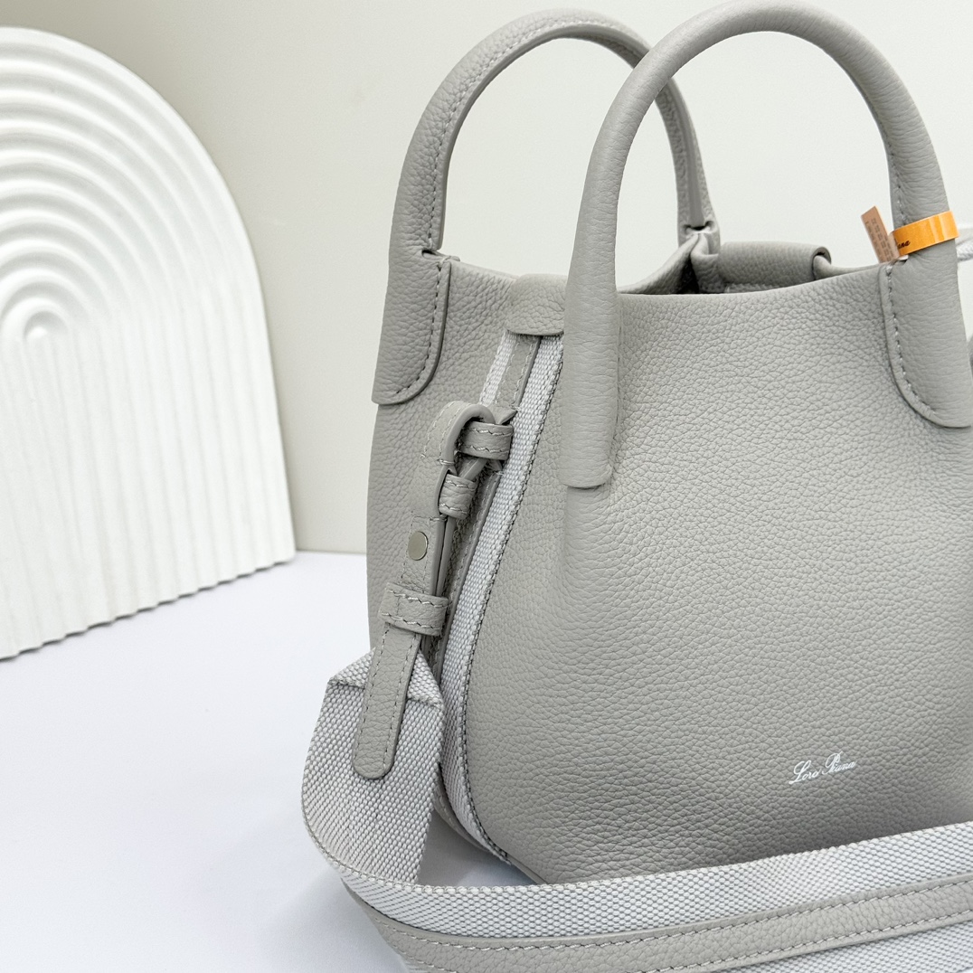 Loro Piana Micro Bale bag Grained Calfskin Yerba Mate | Loro Piana FR