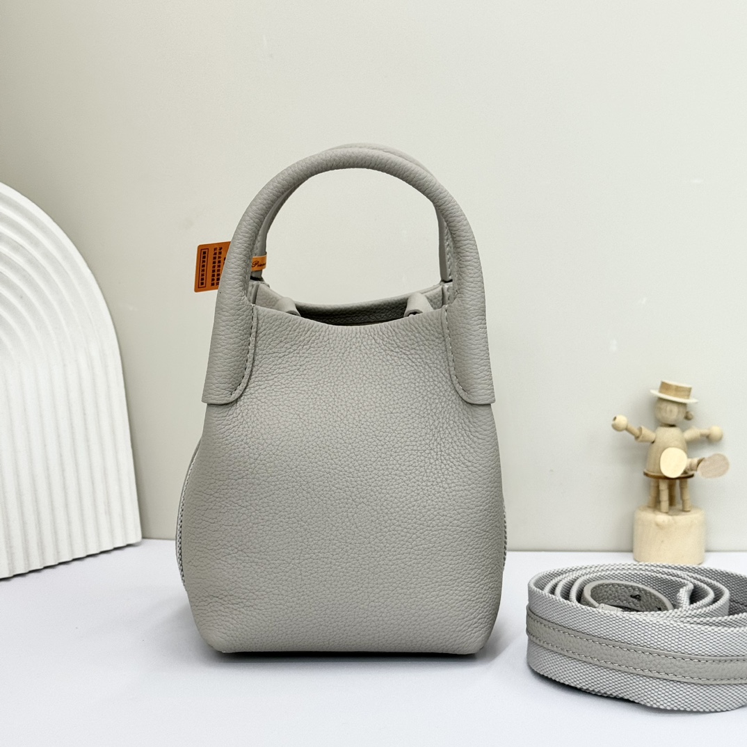 Loro Piana Micro Bale bag Grained Calfskin Yerba Mate | Loro Piana FR