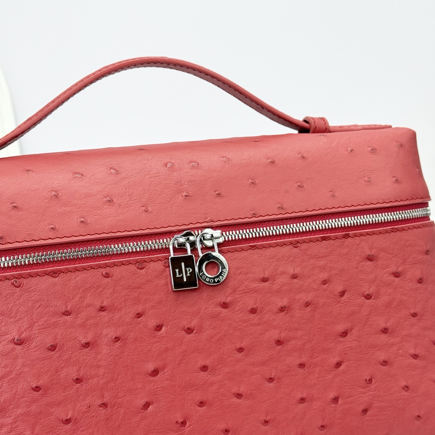 Loro Piana Extra Pocket L19 Pouch red Ostrich Gold