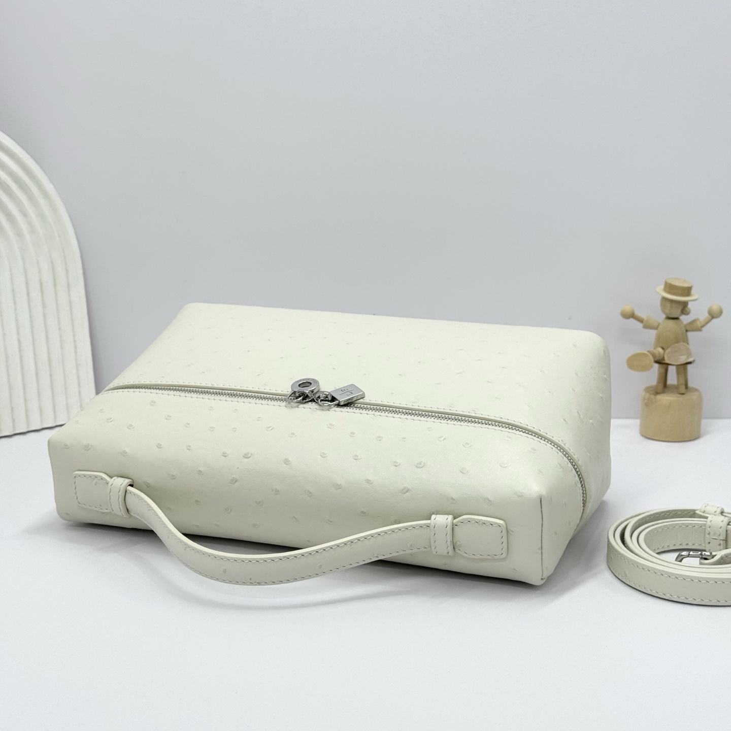 Loro Piana Extra Pocket Mini Pouch Ostrich Leather Whisper white/Antique