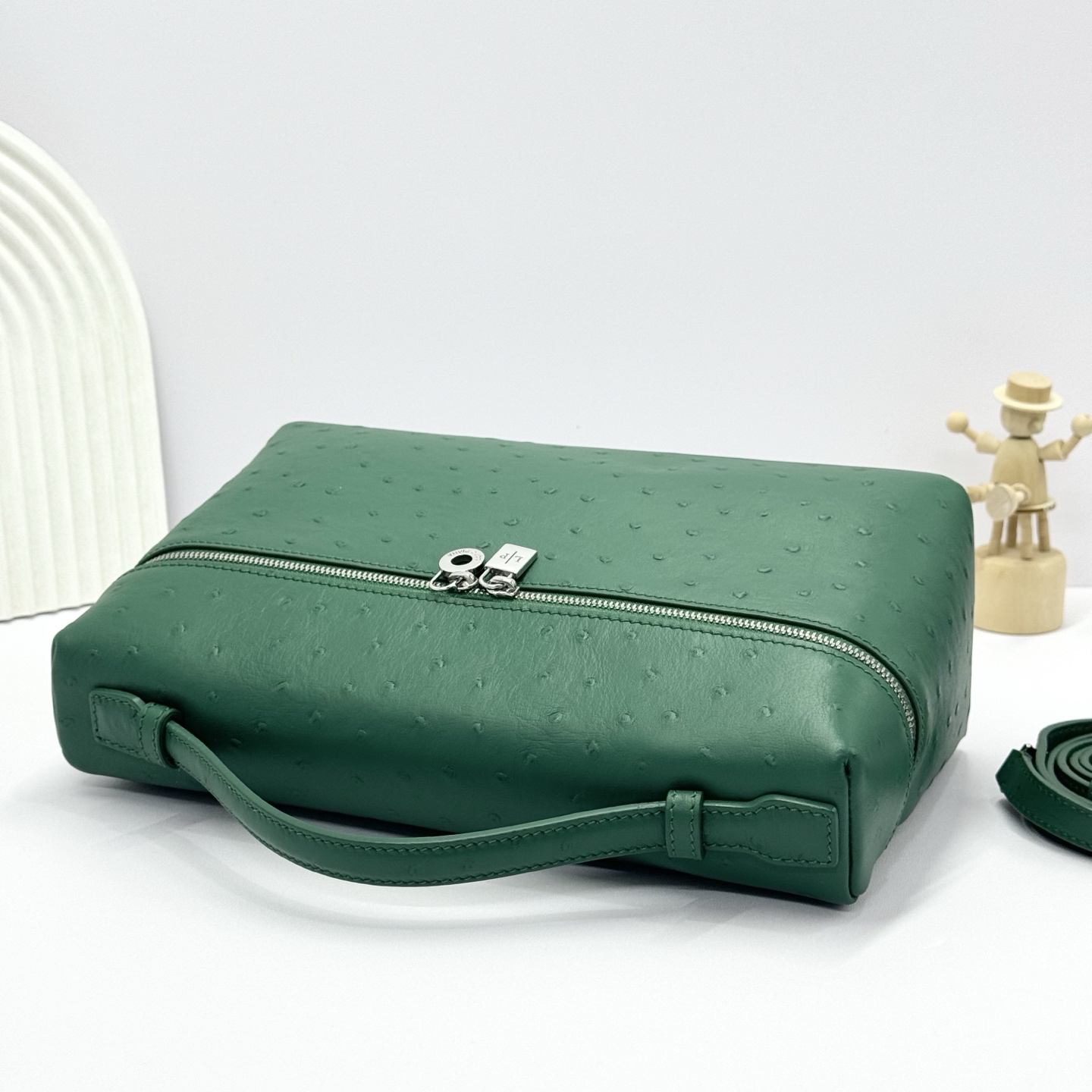 Extra pocket ostrich handbag Loro Piana Green in Ostrich -