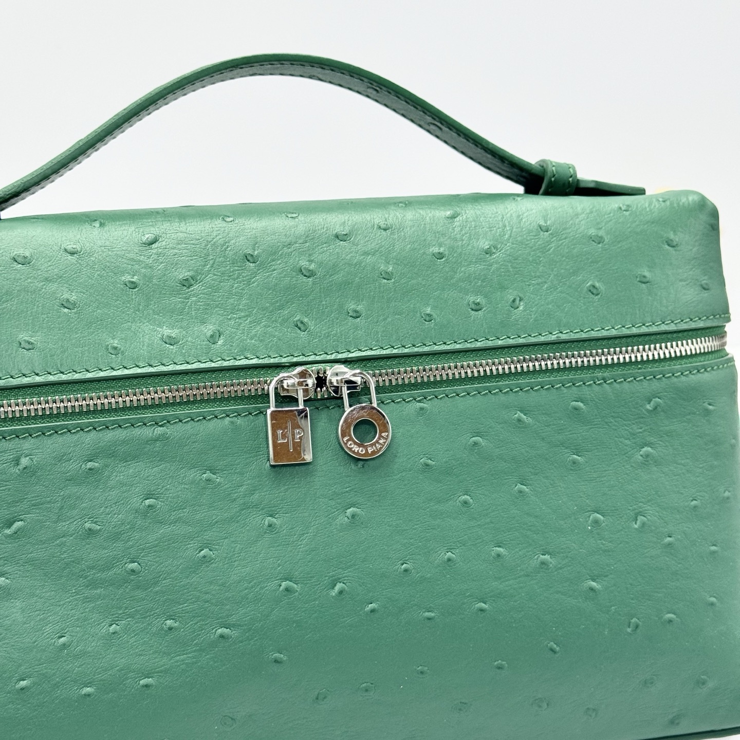 Extra pocket ostrich handbag Loro Piana Green in Ostrich -