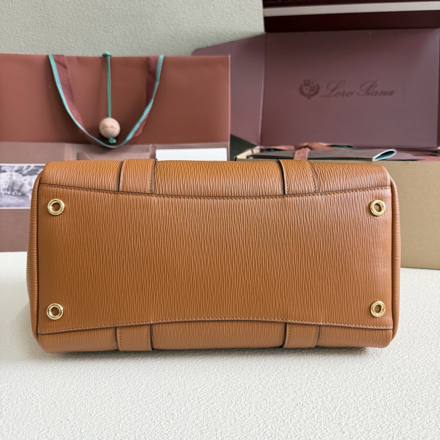 Loro Piana Loom bag L32 Calfskin Warm Tan/Sun Gold | Loro Piana US
