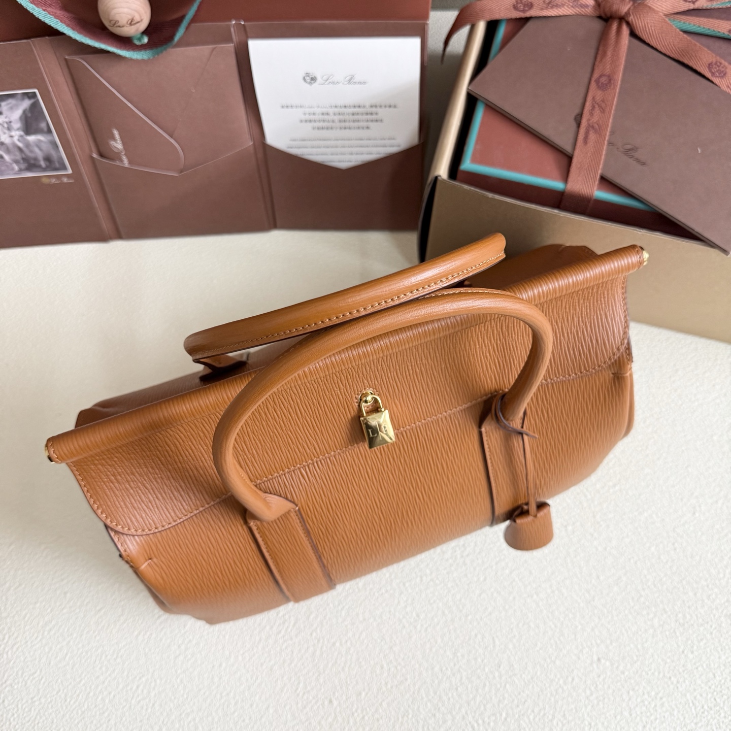 Loro Piana Loom bag L32 Calfskin Warm Tan/Sun Gold | Loro Piana US