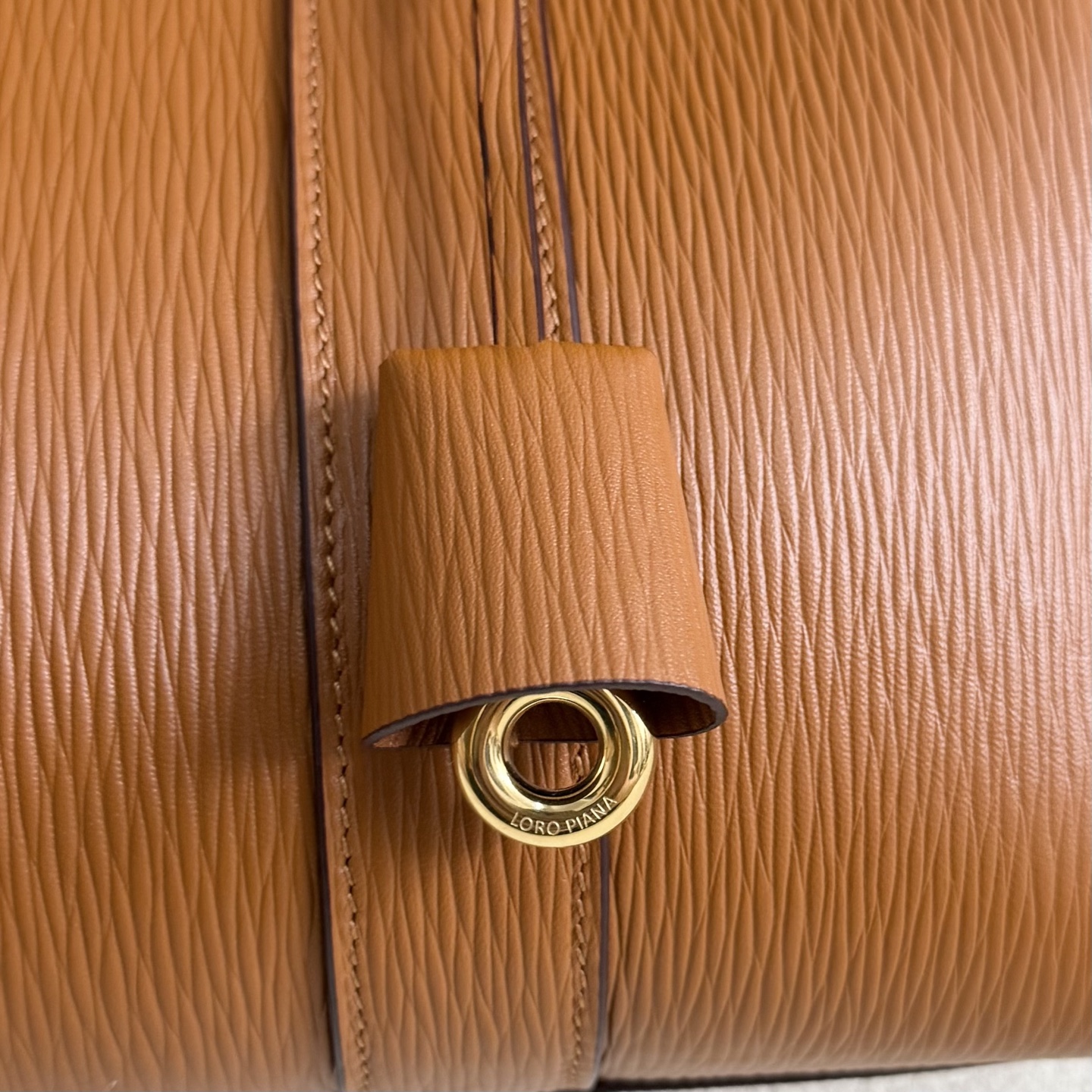 Loro Piana Loom bag L32 Calfskin Warm Tan/Sun Gold | Loro Piana US