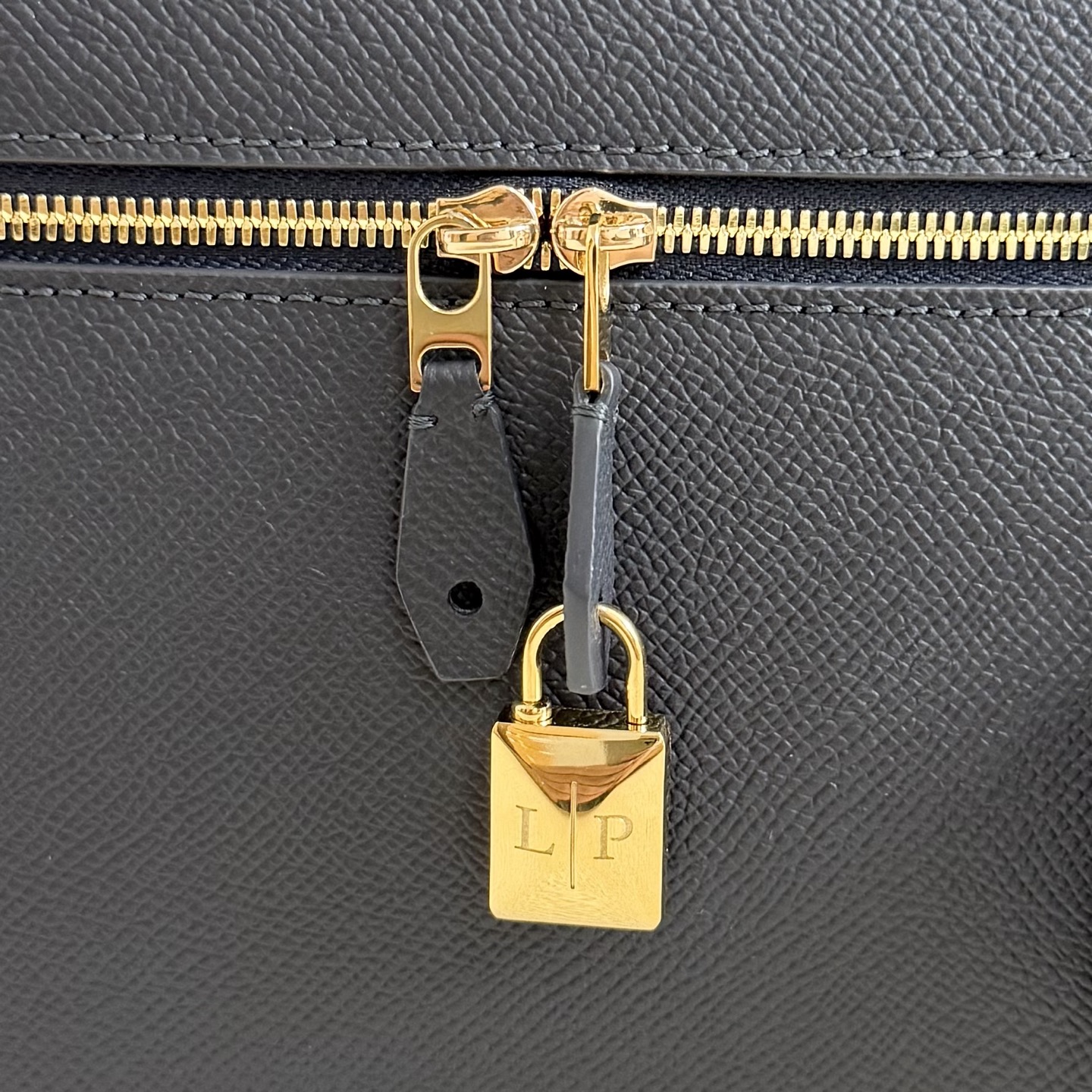 Loro Piana Extra Bag L27 Ostrich Leather Black/Sun Gold | Loro Piana JP