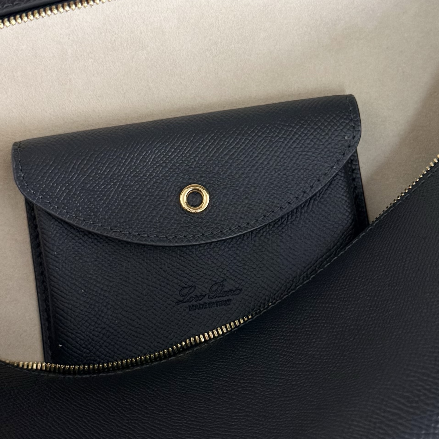 Loro Piana Extra Bag L27 Ostrich Leather Black/Sun Gold | Loro Piana JP