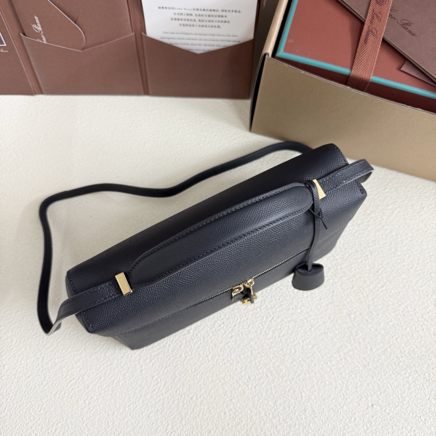 Loro Piana Extra Bag L27 Ostrich Leather Black/Sun Gold | Loro Piana JP