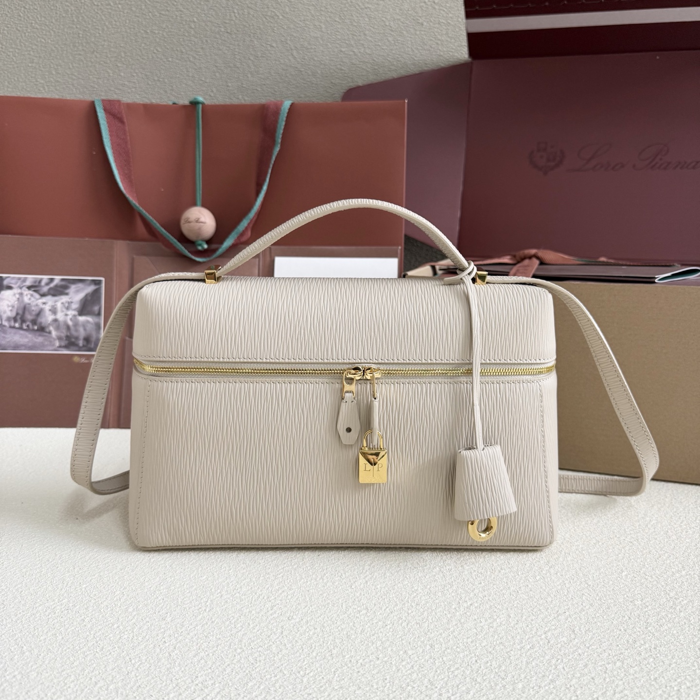 Loro Piana Extra Bag L27 Ox Leather Light Travertine/Sun Gold | Loro Pian