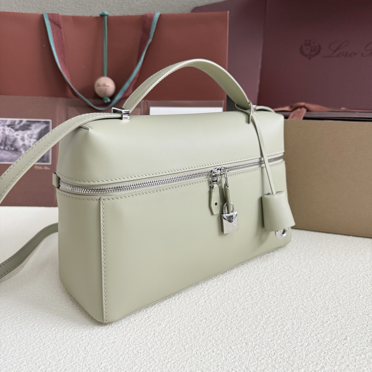 Loro Piana Extra Bag L27 Smooth Calfskin Light Wasabi | Loro Piana