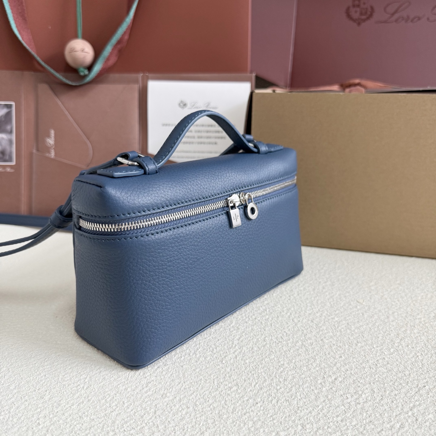 Loro Piana Extra pocket leather crossbody bag Loro Piana Blue in Leather - 43126369