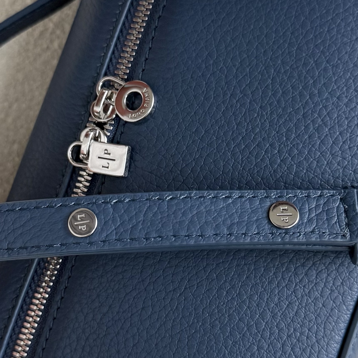 Loro Piana Extra pocket leather crossbody bag Loro Piana Blue in Leather - 43126369