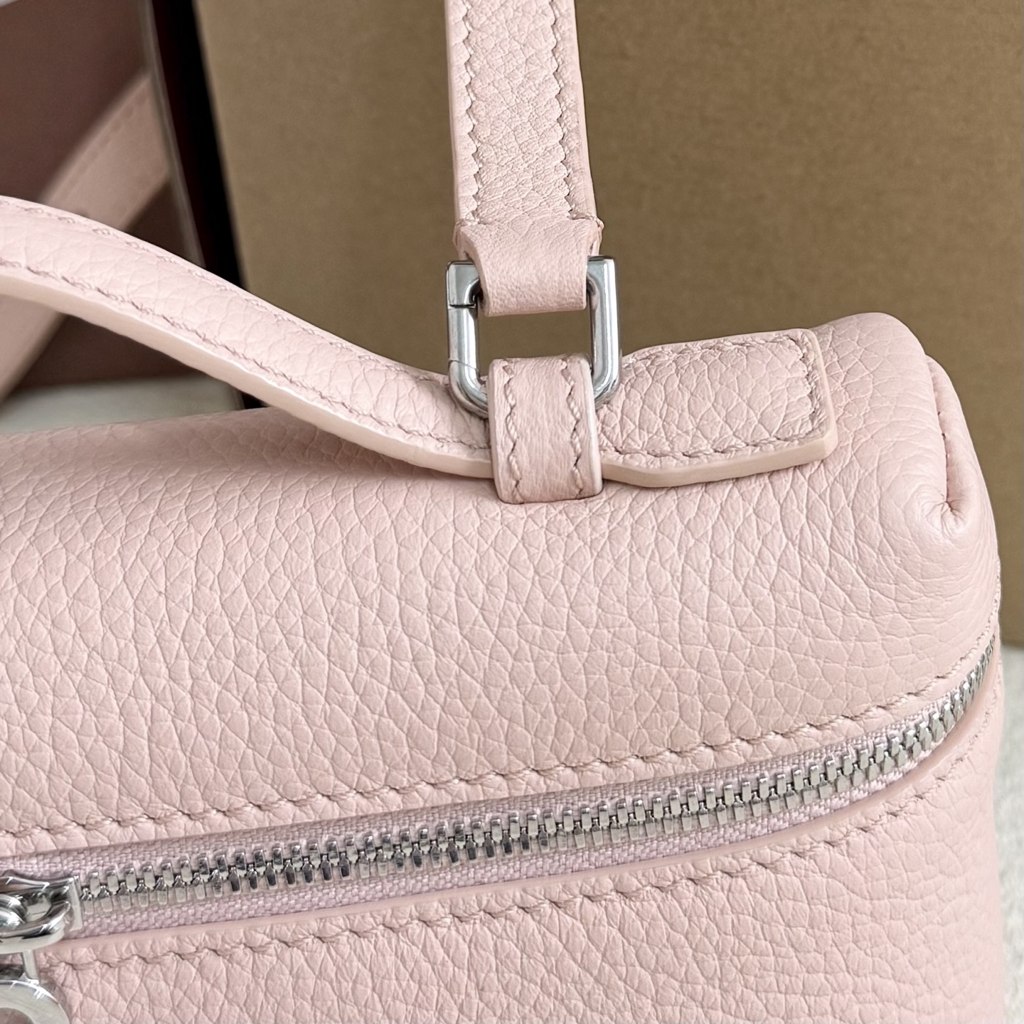 Leather handbag Loro Piana Pink in Leather - 40761311