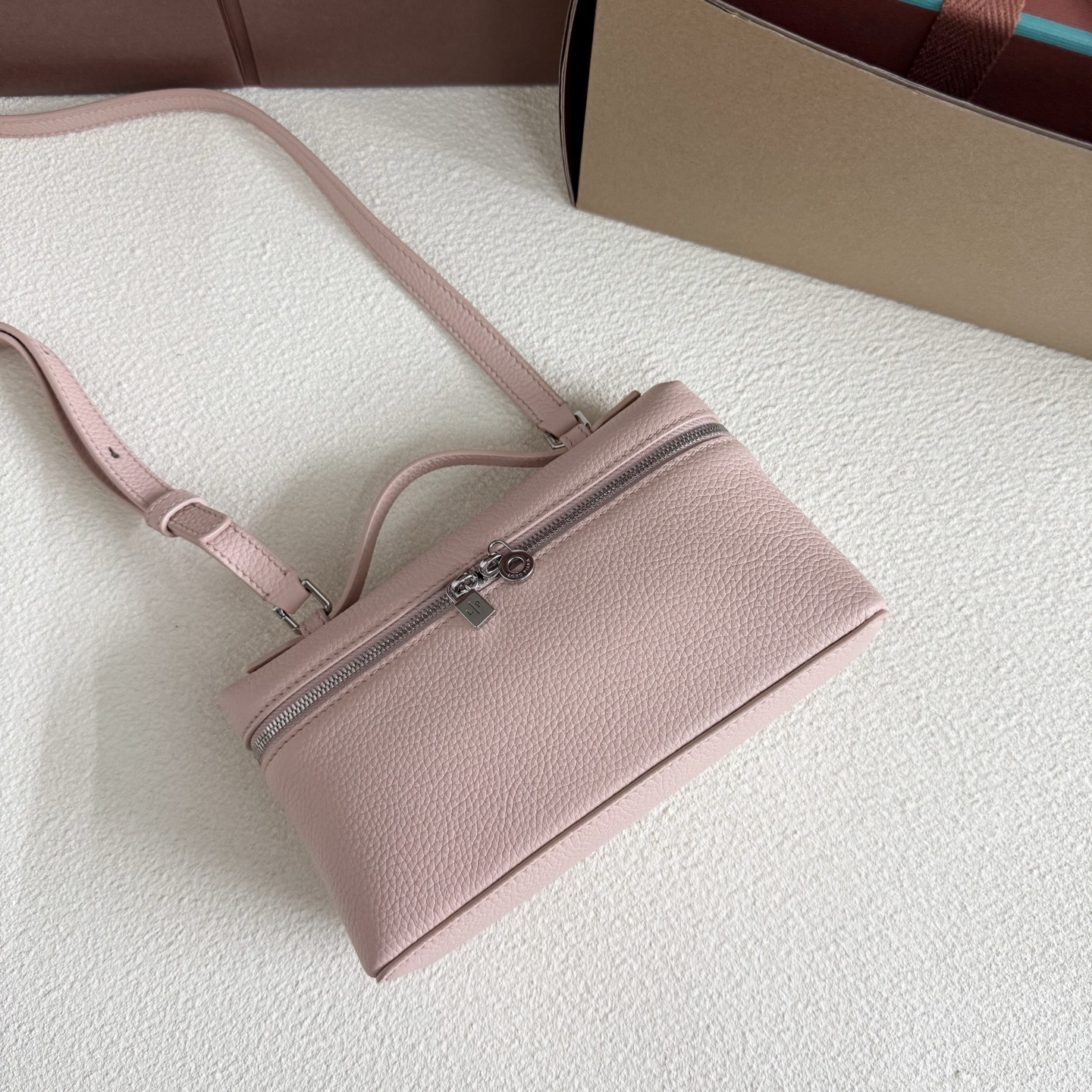 Leather handbag Loro Piana Pink in Leather - 40761311