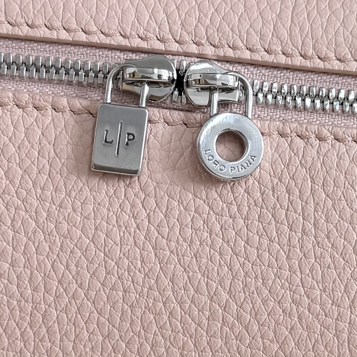 Leather handbag Loro Piana Pink in Leather - 40761311
