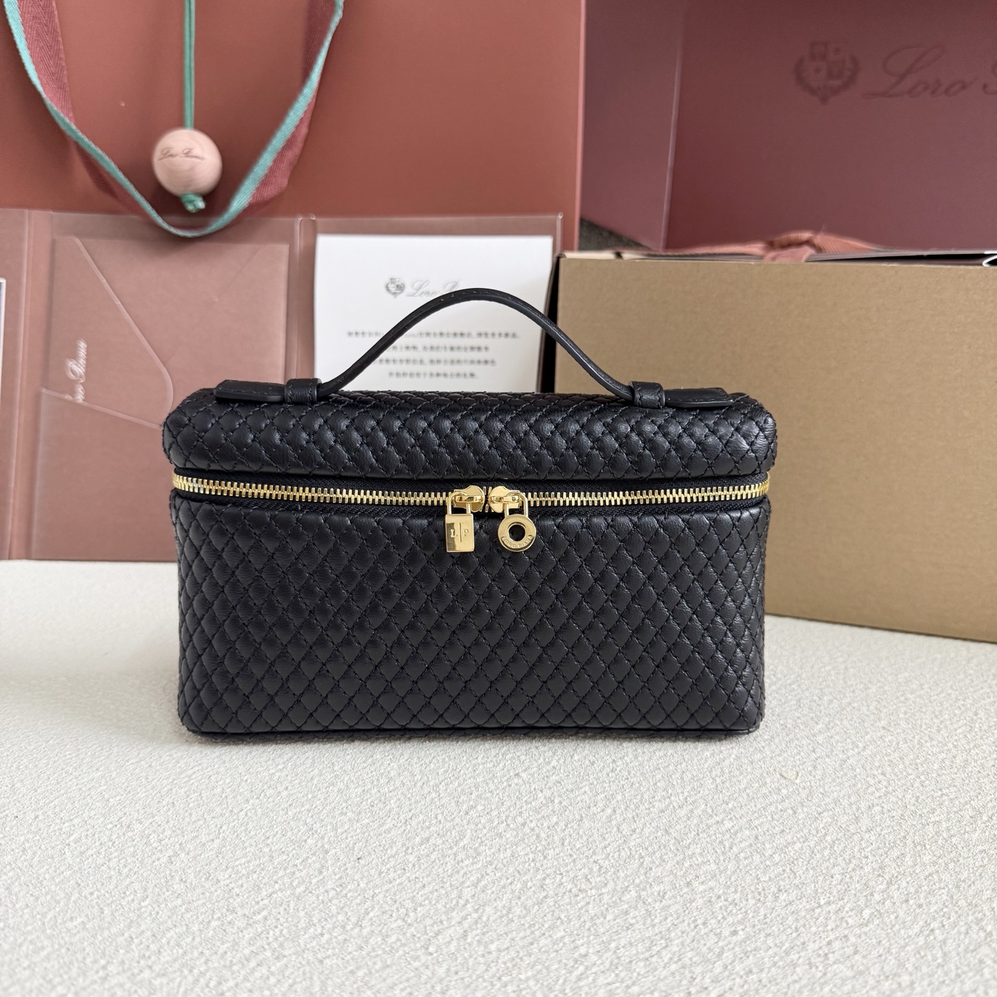 Loro Piana Extra Pocket L19 Lambskin black/Sun Gold | Loro Piana US