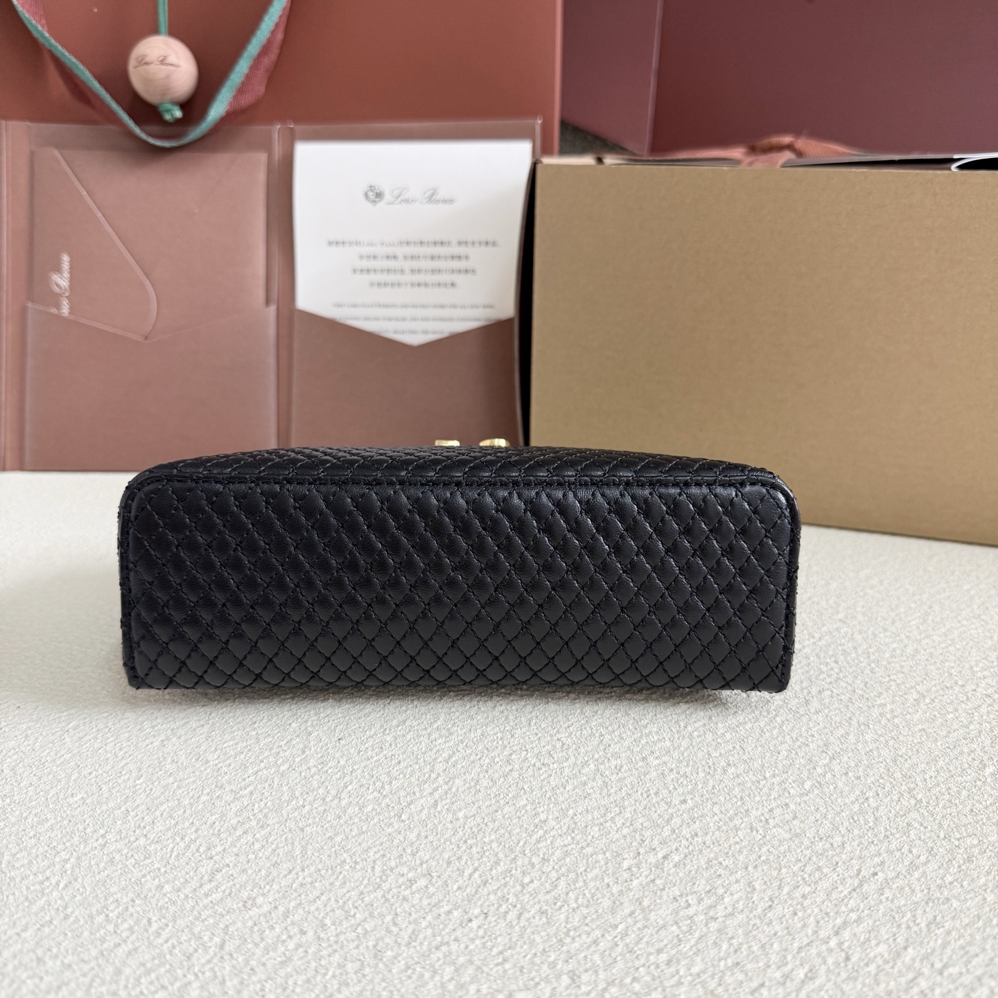 Loro Piana Extra Pocket L19 Lambskin black/Sun Gold | Loro Piana US