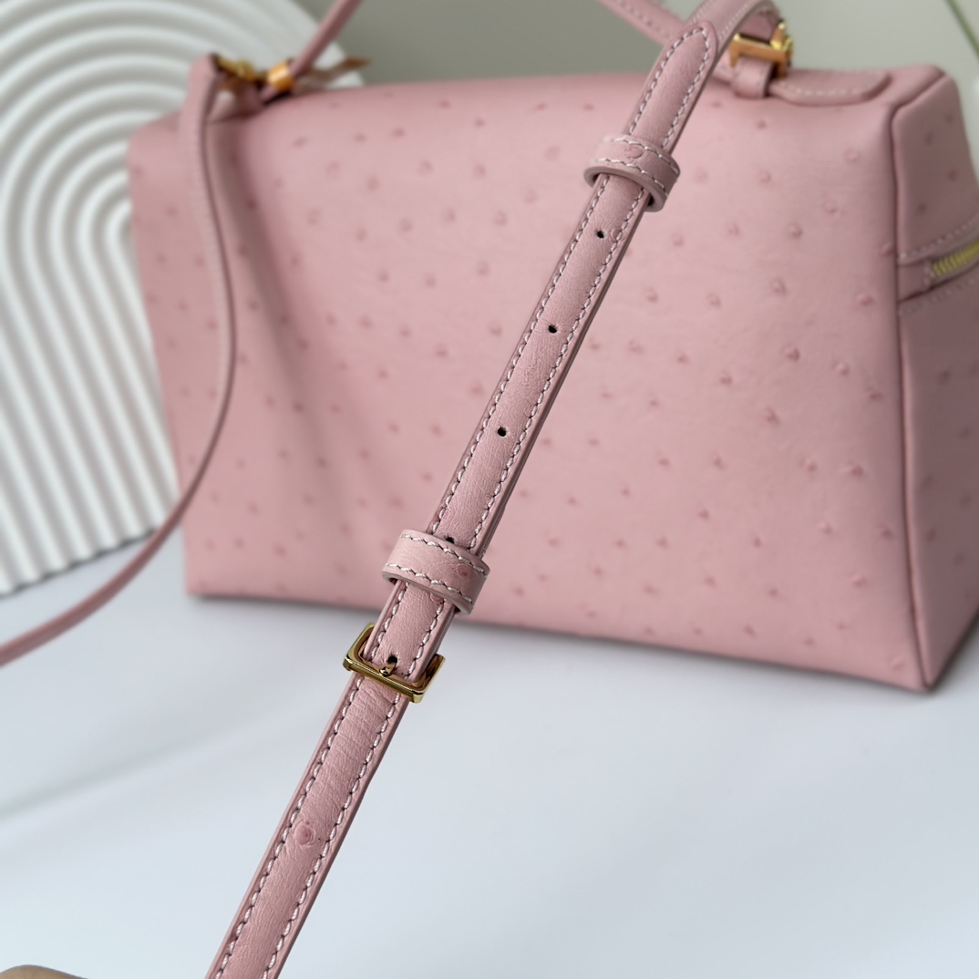 Loro Piana Ostrich handbag Loro Piana Pink in Ostrich - 34519347
