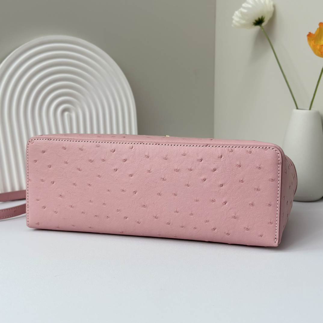 Loro Piana Ostrich handbag Loro Piana Pink in Ostrich - 34519347