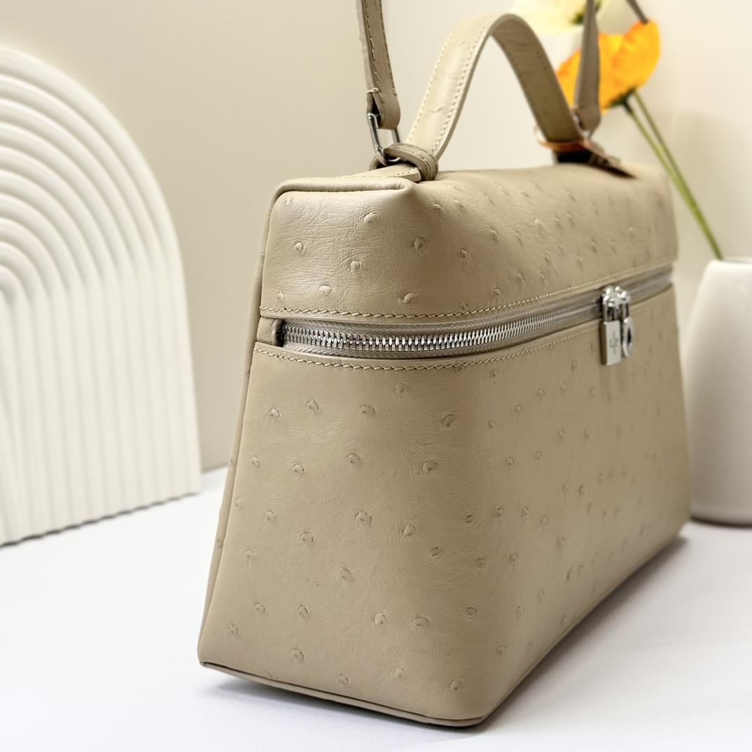 Loro Piana Extra Pocket L19 Shiny Ostrich Pouch beige|