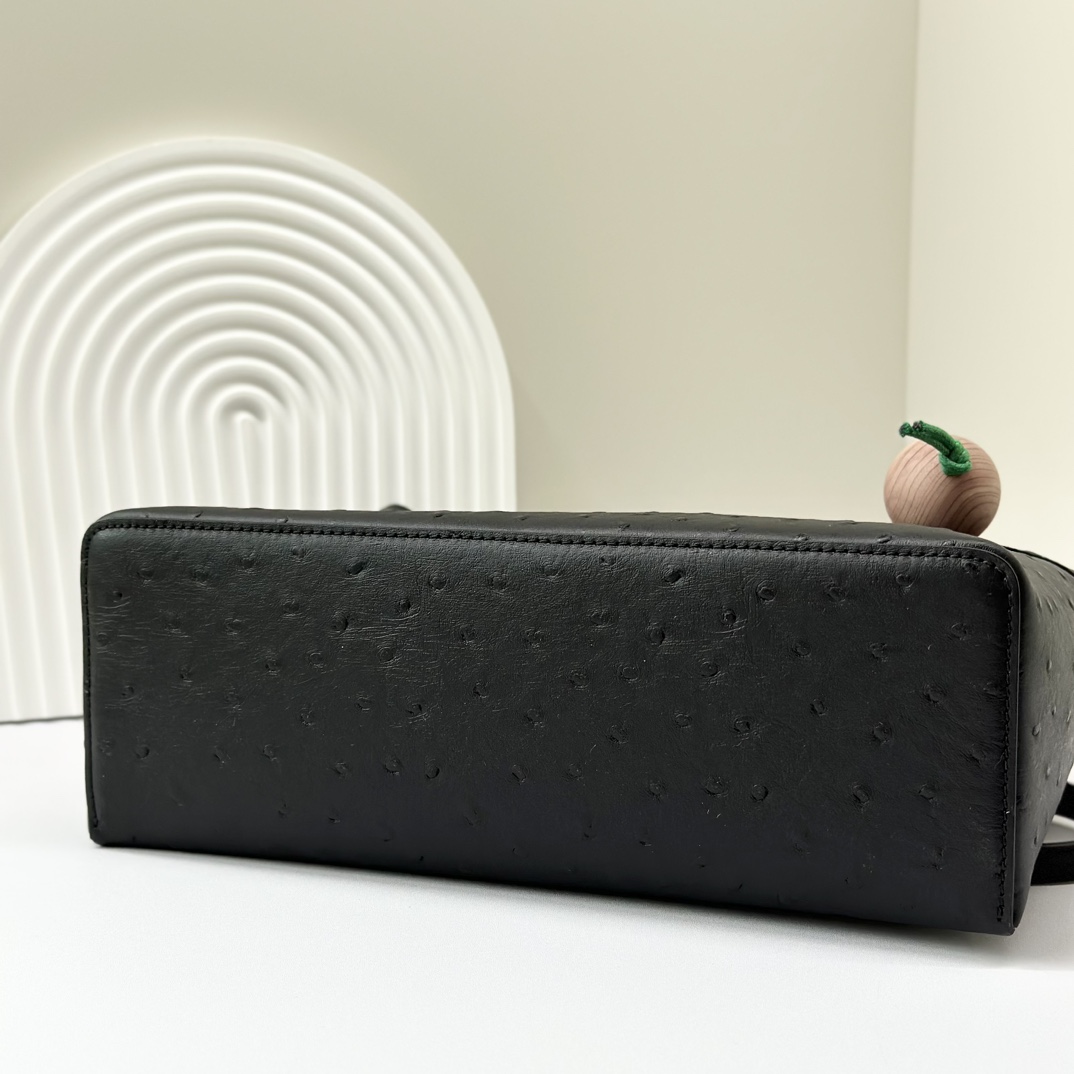 Loro Piana Extra Pocket L19 Shiny Ostrich Pouch |  black