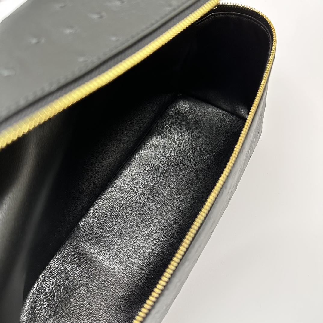 Loro Piana Extra Pocket L19 Shiny Ostrich Pouch |  black