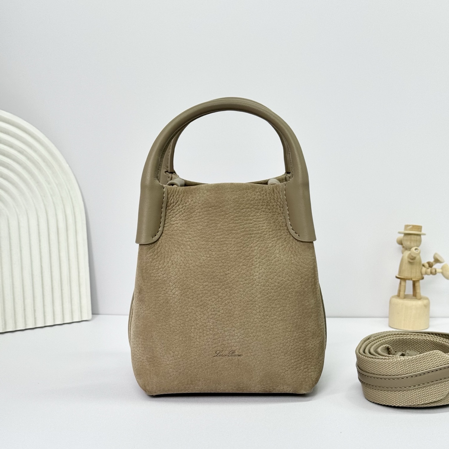 Loro Piana Small Bale Bag Calfskin Fume Taupe/Sun Gold | Loro Piana BE