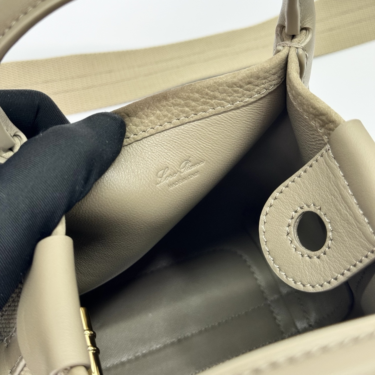 Loro Piana Small Bale Bag Calfskin Fume Taupe/Sun Gold | Loro Piana BE