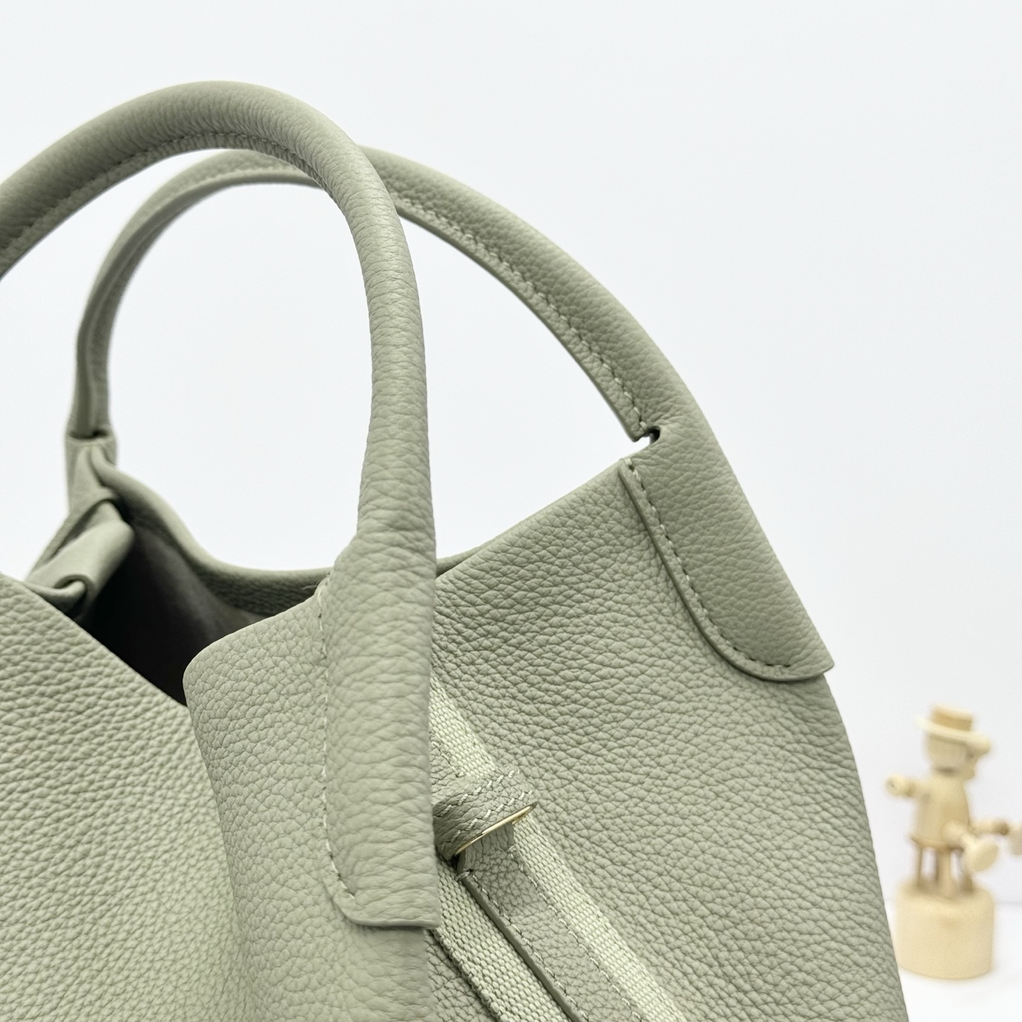 Loro Piana Large Bale bag Grained Calfskin Sage Brush Leaves | Loro Piana