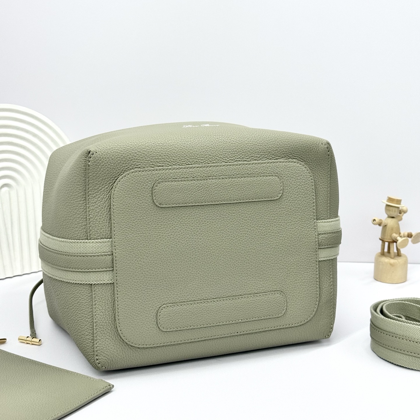 Loro Piana Large Bale bag Grained Calfskin Sage Brush Leaves | Loro Piana
