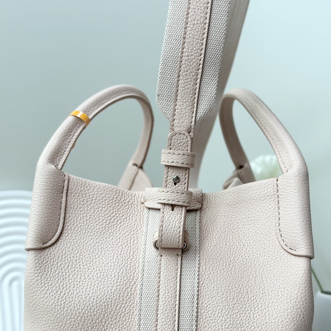Loro Piana Small Bale bag Grained Calfskin Dust Stone | Loro Piana