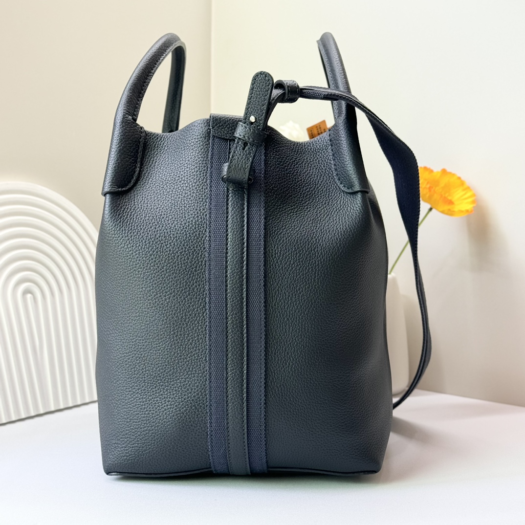 Loro Piana Bale Medium leather crossbody bag Loro Piana
