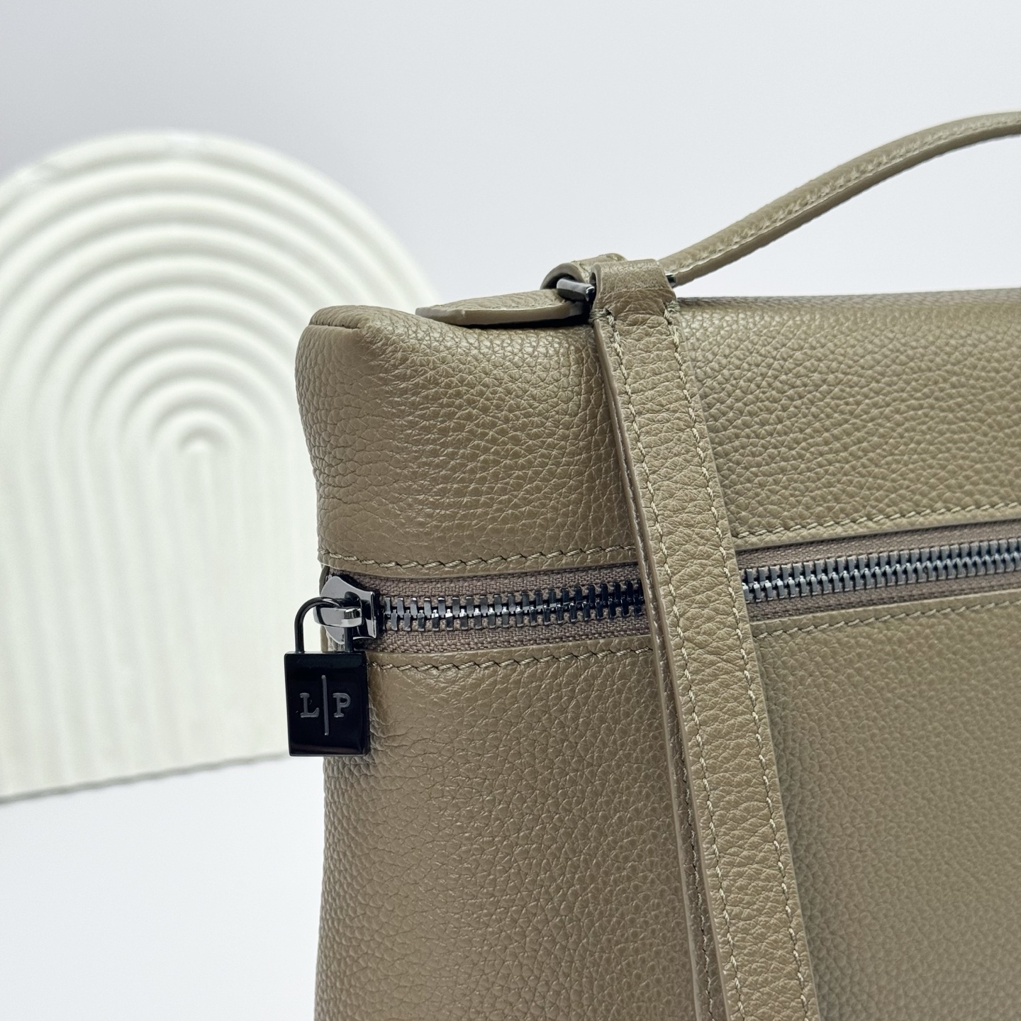 Loro Piana Extra Pouch L29 Grained Calfskin Salty Capers/Onyx |