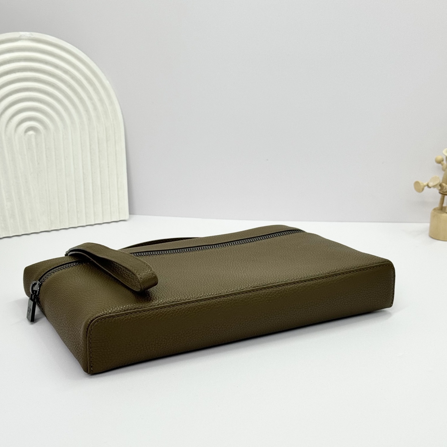 Loro Piana Extra Pouch L29 Grained Calfskin Salty Capers/Onyx |