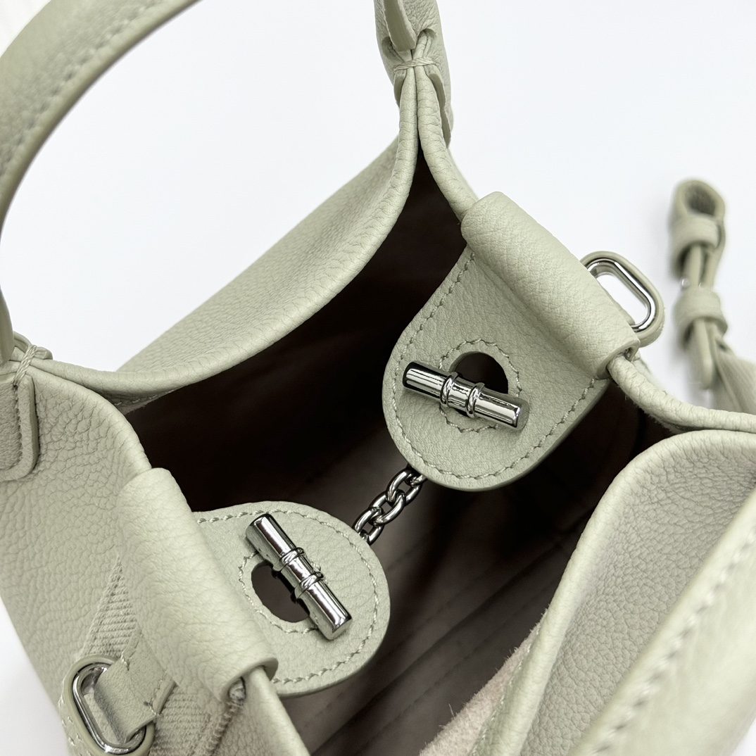 Loro Piana Micro Bale bag Grained Calfskin Yerba Mate | Loro Piana FR
