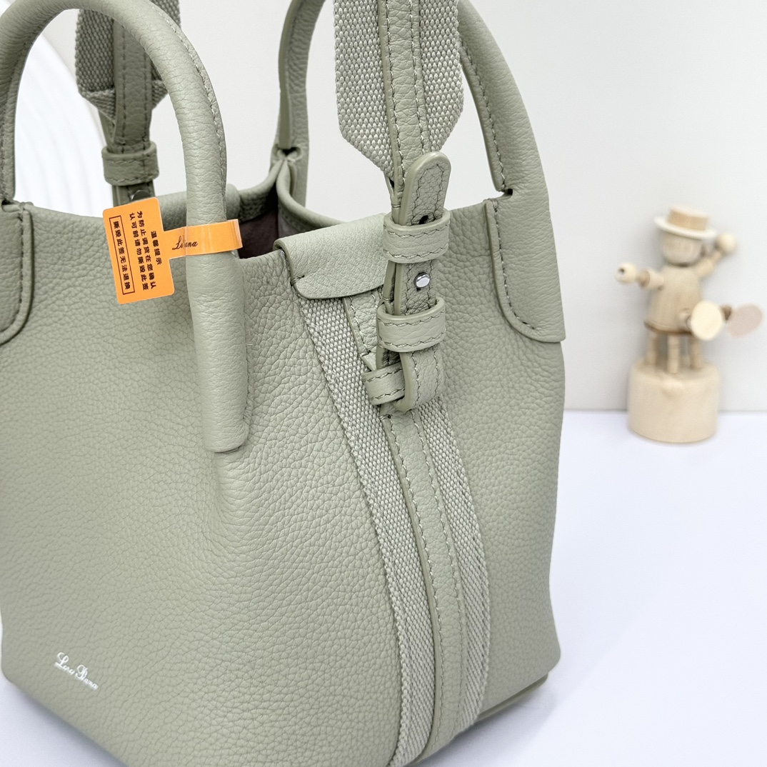 Loro Piana Micro Bale bag Grained Calfskin Yerba Mate | Loro Piana FR
