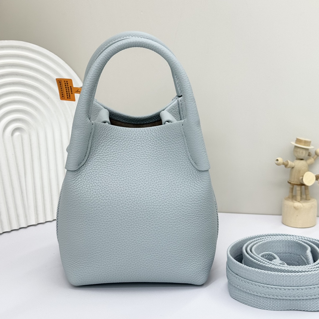 Loro Piana Small Bale bag Grained Calfskin Light Blue Belle | Loro Piana