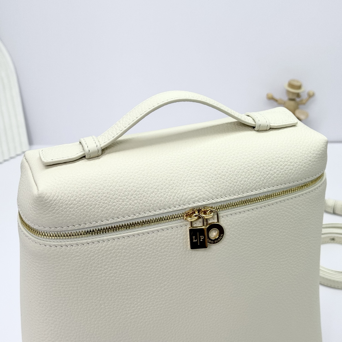 Extra pocket leather crossbody bag Loro Piana bag white.