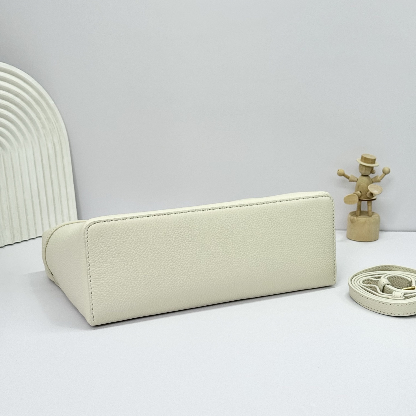 Loro Piana Extra Pocket L27 Grained Calfksin Whisper White/Sun