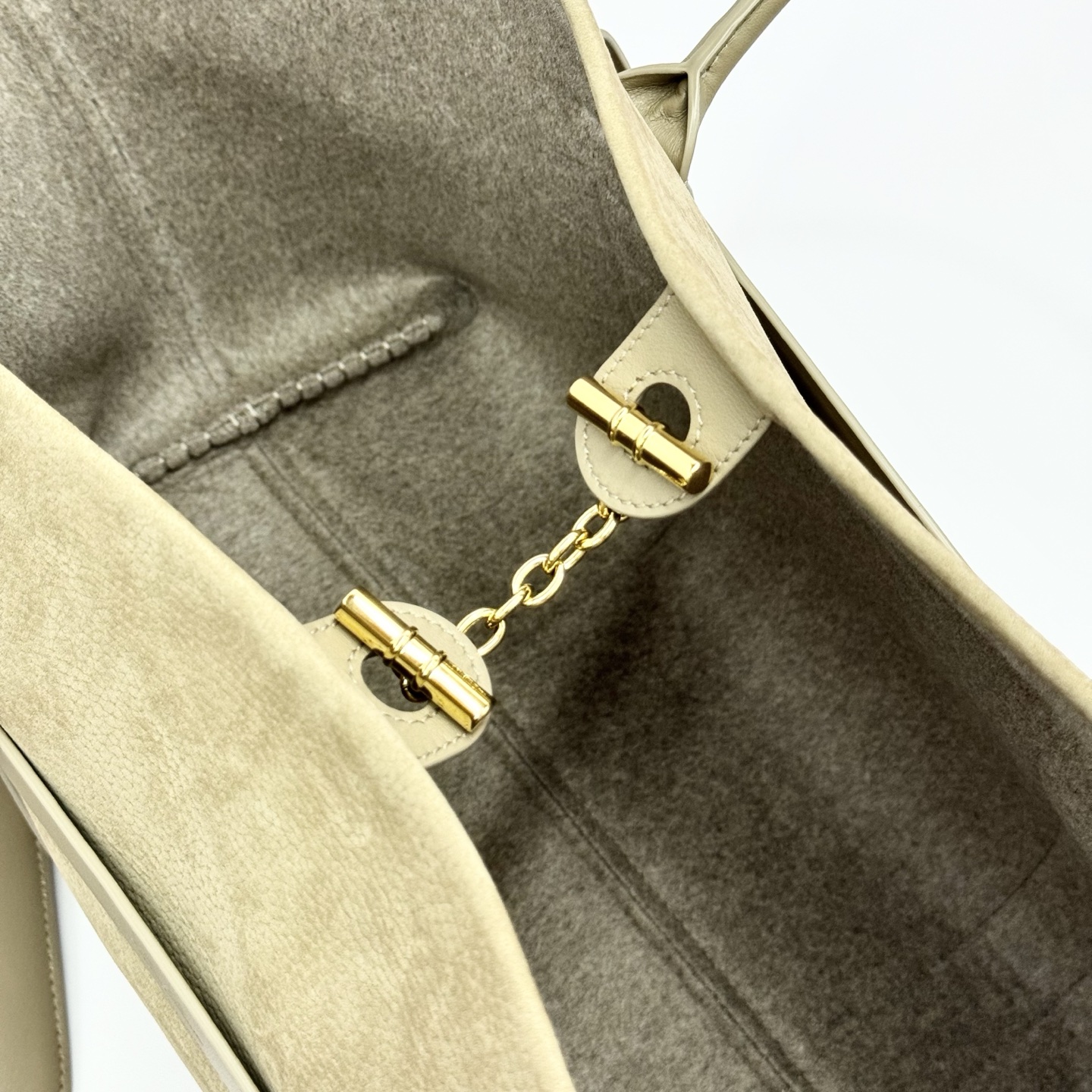 Loro Piana Ghiera Shopper Large Calfskin Fume Taupe/green | Loro Piana CC