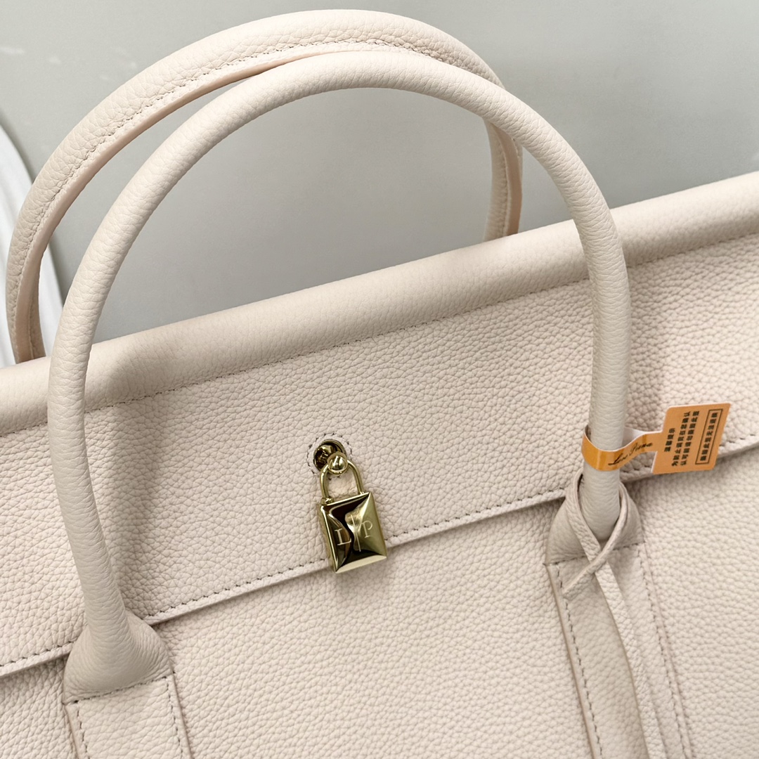 Loro Piana Loom bag L32 Grained Calfskin Sunday Morning/Sun Gold | Lor