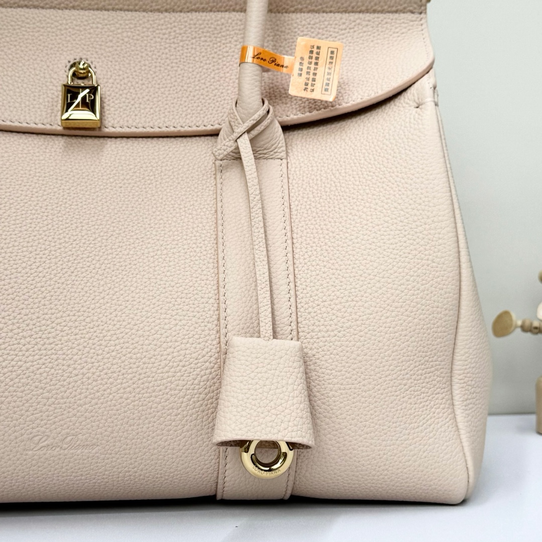 Loro Piana Loom bag L32 Grained Calfskin Sunday Morning/Sun Gold | Lor
