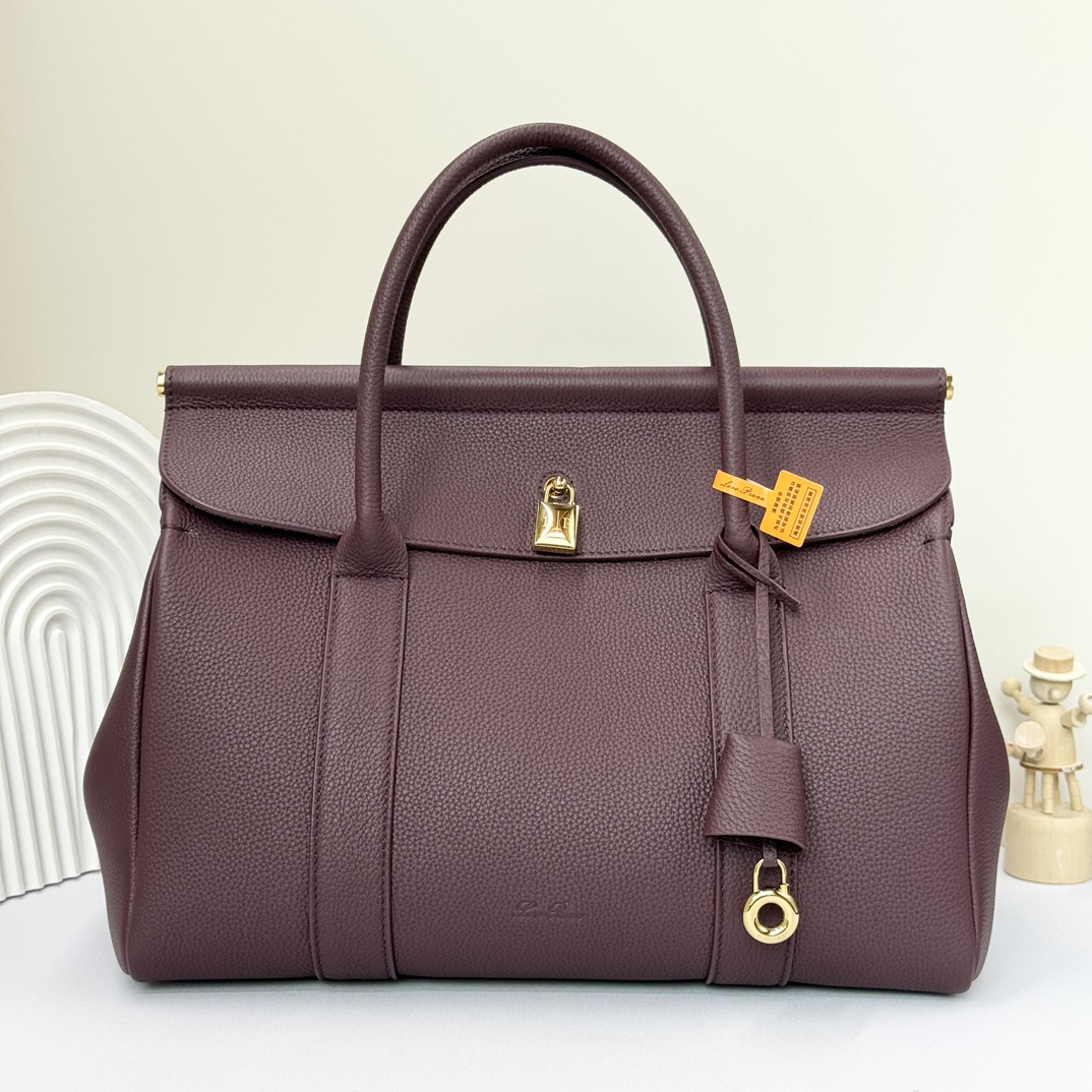 Loro Piana .Loom bag L32 Graine d Calfskin Azuki Beans/Sun Gold