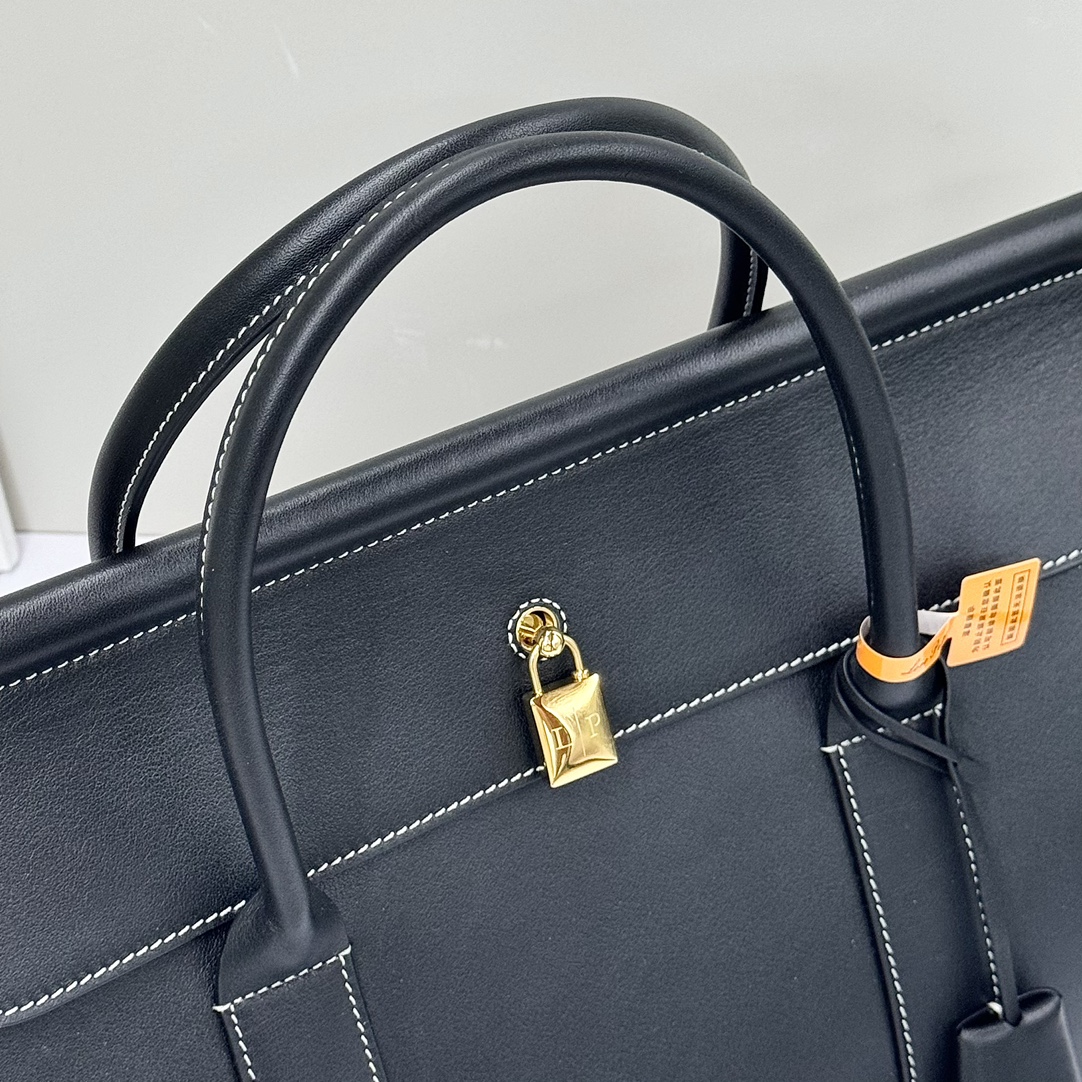 Loro Piana Loom bag L32 Smooth Calfskin Black | Loro Piana CY