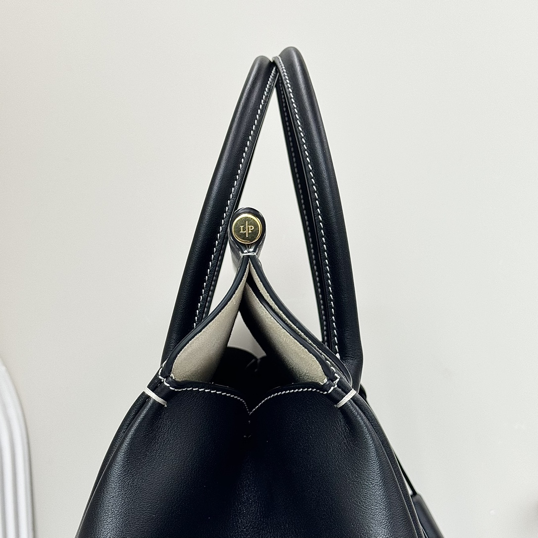 Loro Piana Loom bag L32 Smooth Calfskin Black | Loro Piana CY