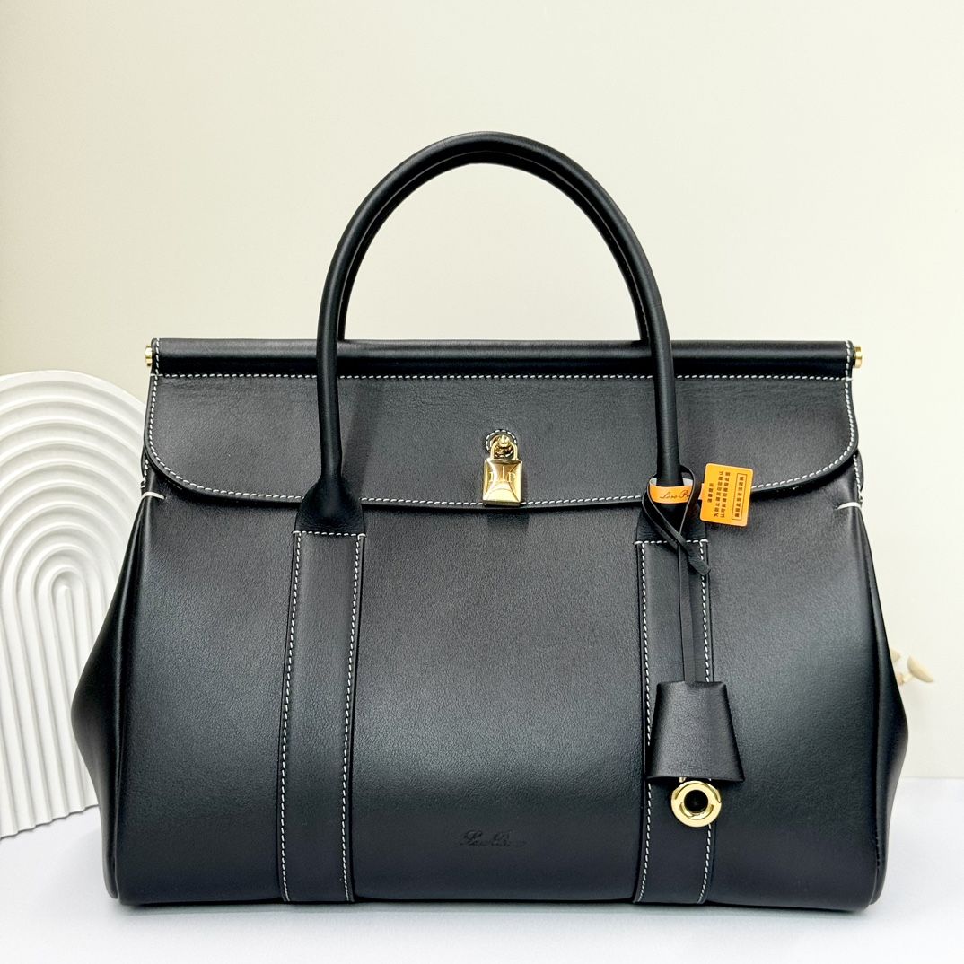 Loro Piana Loom bag L32 Smooth Calfskin Black | Loro Piana CY